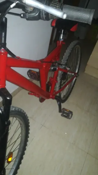 Bicicleta de Montaña Roja