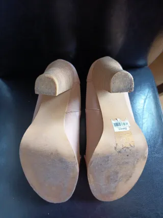 Zapatos de tacón beige
