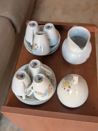 Juego de té de porcelana