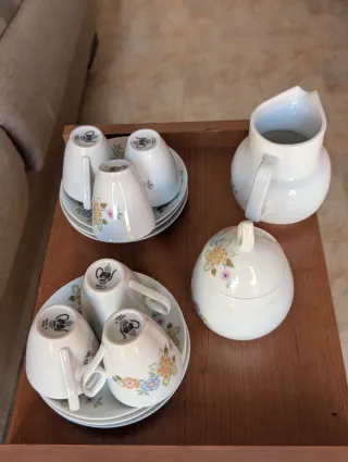 Juego de té de porcelana