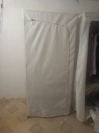 Armario de tela blanco