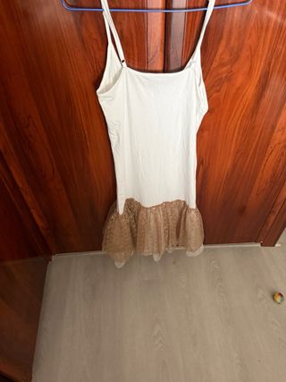 Vestido vintage blanco y beige ,30€ cada uno