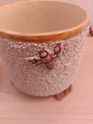 Azucarero con abejas