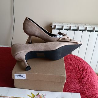 Zapatos tacón beige lazo elegantes T39