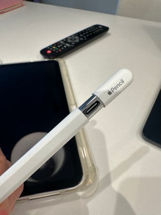 iPad con Apple Pencil y funda