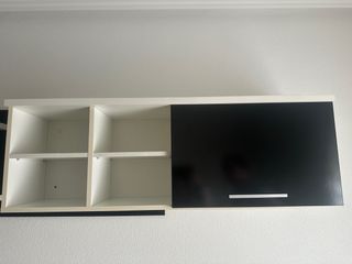 Mueble de salón blanco y negro