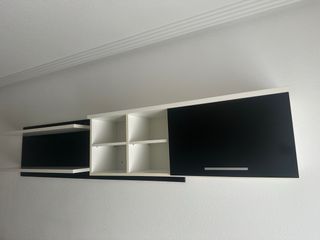 Mueble de salón blanco y negro
