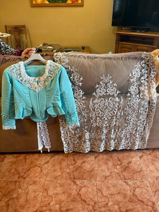 Corpiño manga larga con Manteletas Plateadas