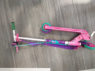 Patinete infantil rosa y morado