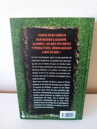 Un crimen con clase, La casa de la noche, Todos en