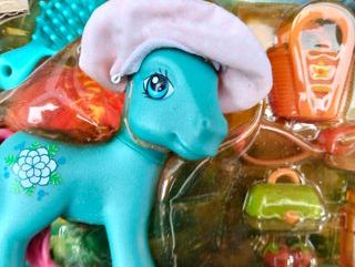 Pequeño Pony con Accesorios