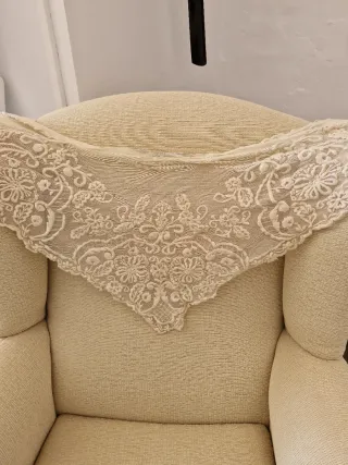 Delantal y pio fallera beige/blanco