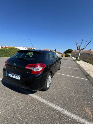 Citroen C4 2014.