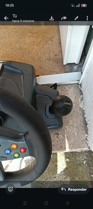 Volante Logitech per Xbox 360 poco negoziabile