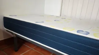 Somier con patas metálico y colchón