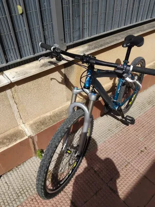 Bicicleta MTB Specialized Epic Comp + extras