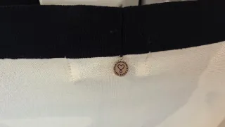 Lola Casademunt blusa beige y negro