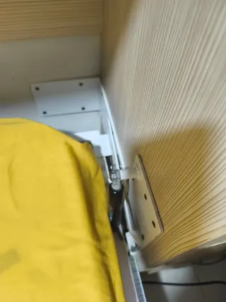 Litera abatible beige y azul.