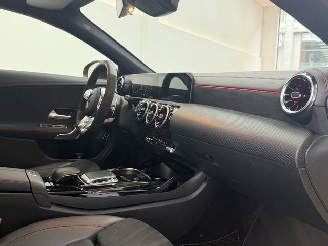 Mercedes-Benz CLA Mercedes-Benz CLA CLA Mercedes-AMG 35 4Matic+