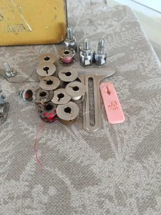 Accesorios Máquina Coser Alfa Antigua