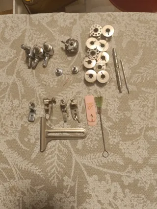 Accesorios Máquina Coser Alfa Antigua