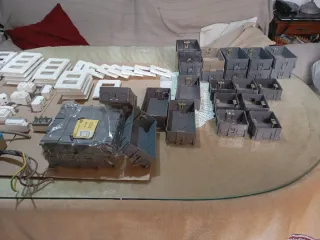 Cajas Eléctricas y material variado Metropoli.