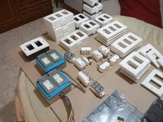 Cajas Eléctricas y material variado Metropoli.