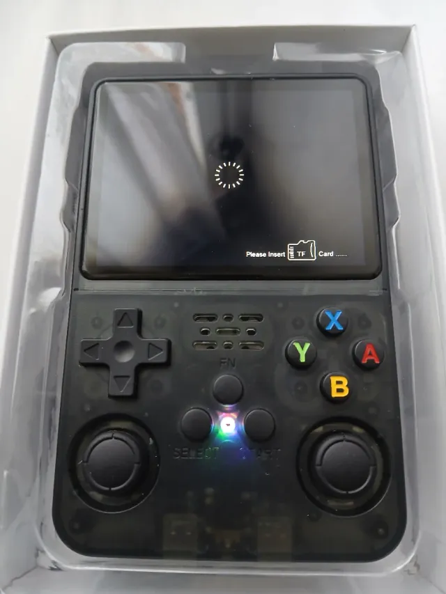 Consola R36S Negra y Multicolor