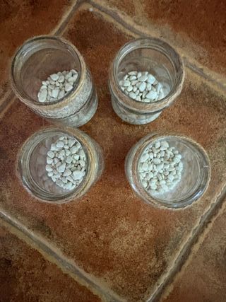 Botes de cristal decorativos con piedras