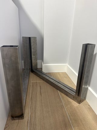 Mesa de salón de madera