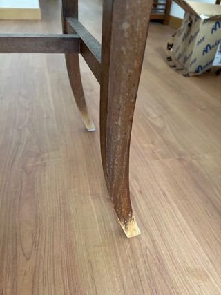 Mesa auxiliar de madera