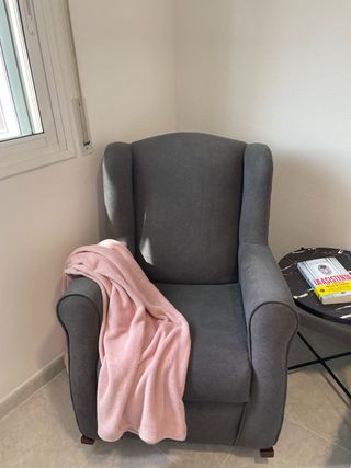 Sillón balancín gris