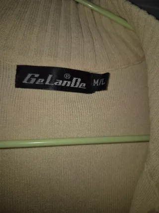 Rebeca beige y blanca talla M