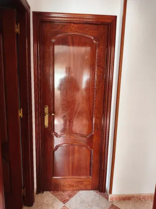 Puertas de madera maciza