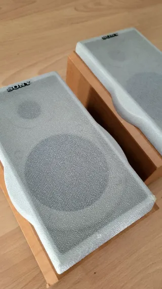 Minicadena/Tocadiscos Vintage + 2 altavoces sony