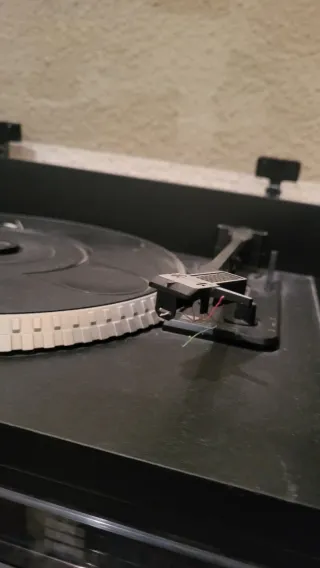 Minicadena/Tocadiscos Vintage + 2 altavoces sony