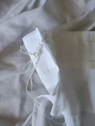 Cortina blanca confeccionada