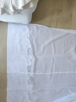 Cortina blanca confeccionada