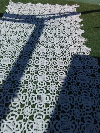 Mantel antiguo ganchillo blanco