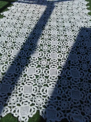 Mantel antiguo ganchillo blanco