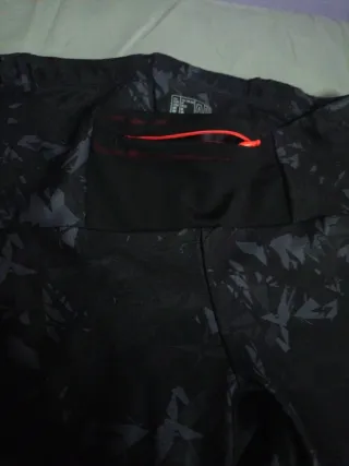 Mallas deportivas Kalenji grises y negras