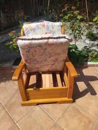 Dos Sillones de pino con estampado floral