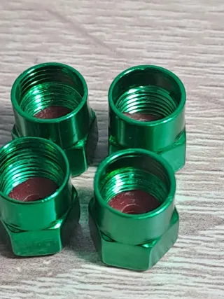 Tapones de válvula Nismo verdes