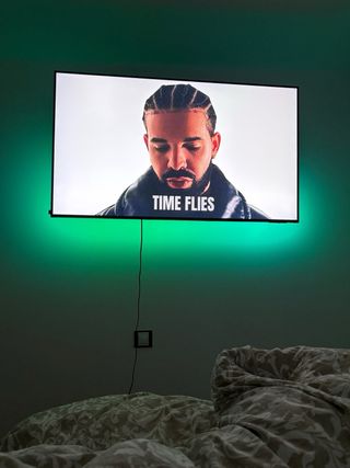 TV 55 pulgadas se entrega con otro tv de 32 gratis