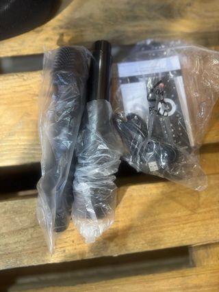 Altavoz con Karaoke y Luces LED 2 micros incluidos