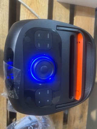 Altavoz con Karaoke y Luces LED 2 micros incluidos