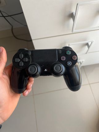 PS4 500GB Negra + 3 Mandos