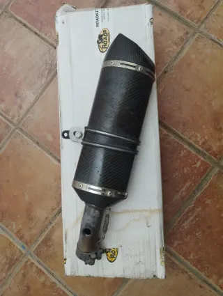 Tubo de escape Roadsitalia Carbono