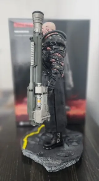 NÉMESIS Figura RESIDENT EVIL Numskull