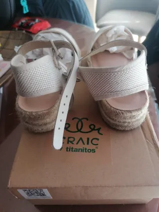 Espardeñas beige talla 35 con hebilla